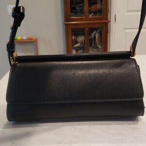 BCBG Classic Black Leather Shoulder Bag Size Small